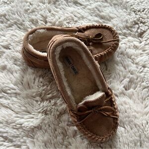 Youth Minnetonka Tan Moccasins w/ Leather Upper & Faux Fur Lining